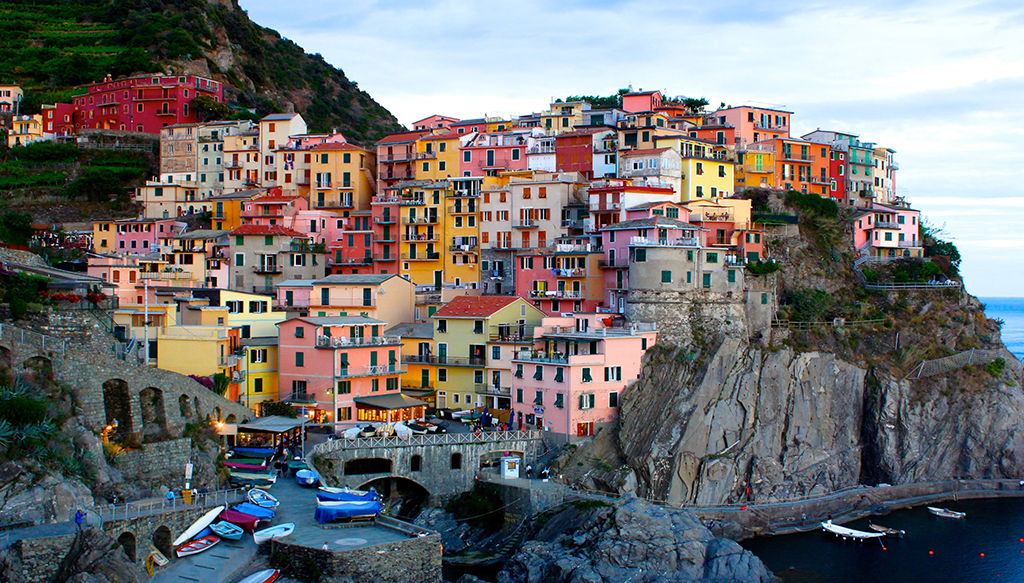 Cinque-Terre-Liguria-10-most-colorful-cities-in-italy