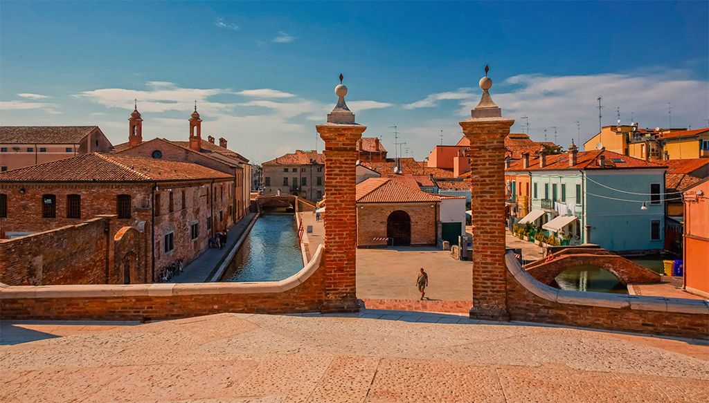 Comacchio-Emilia-Romagna-Top-10-most-colorful-cities-in-italy