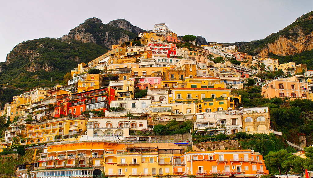Top-10-most-colorful-cities-in-Italy-Positano, Campania